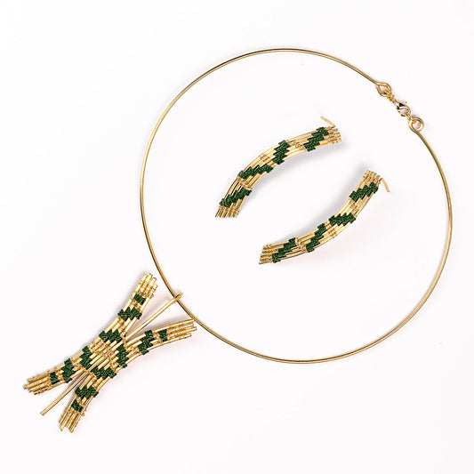 Bamboo Branna Aretes y Collar